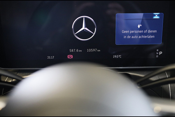 Mercedes-Benz CLE Coupé 300 e AMG 53 Look / Massage / Burmester / Head Up / 360 Camera / Acc / Elek Stoelen / Open Pano / 20