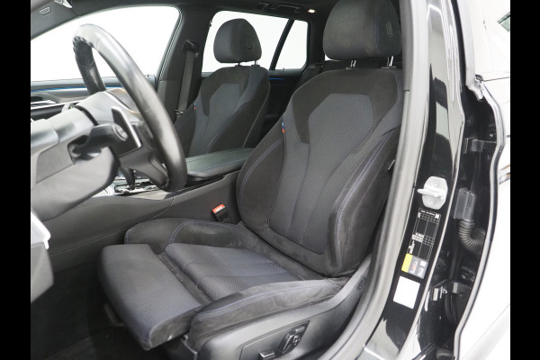 BMW 5 Serie Touring 530e M Sport Shadow Line | Panoramadak | Trekhaak | Keyless | Sportstuur | Sfeerlicht | Camera | LED | Carplay