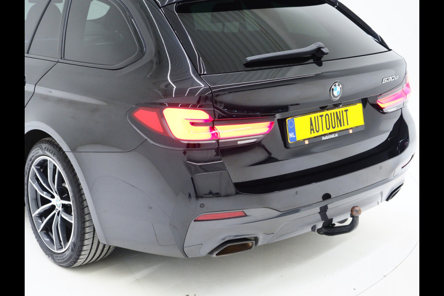 BMW 5 Serie Touring 530e M Sport Shadow Line | Panoramadak | Trekhaak | Keyless | Sportstuur | Sfeerlicht | Camera | LED | Carplay