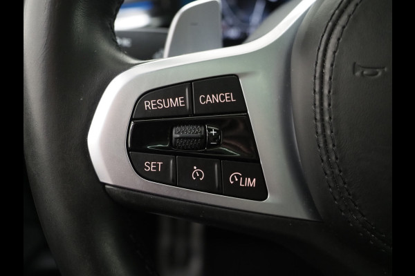 BMW 5 Serie Touring 530e M Sport Shadow Line | Panoramadak | Trekhaak | Keyless | Sportstuur | Sfeerlicht | Camera | LED | Carplay