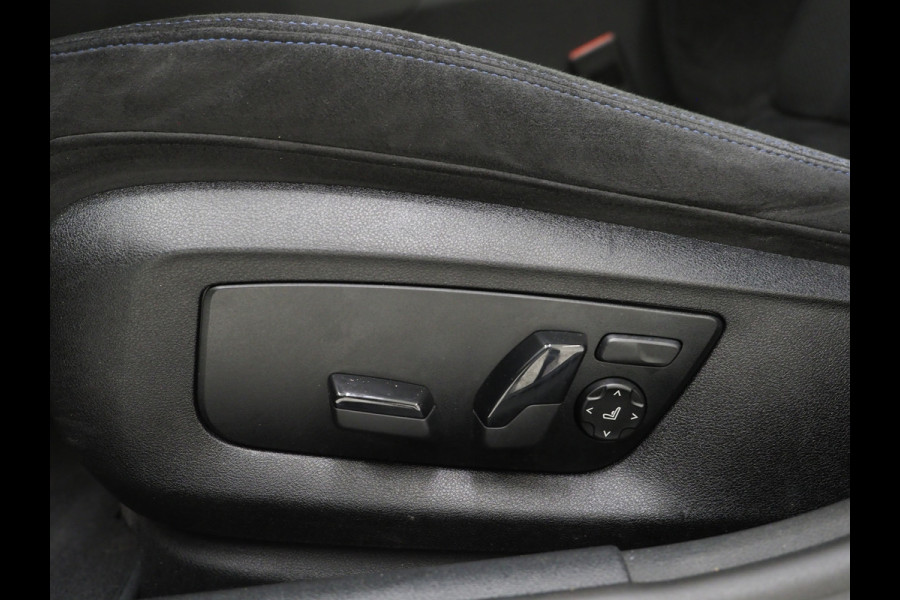BMW 5 Serie Touring 530e M Sport Shadow Line | Panoramadak | Trekhaak | Keyless | Sportstuur | Sfeerlicht | Camera | LED | Carplay