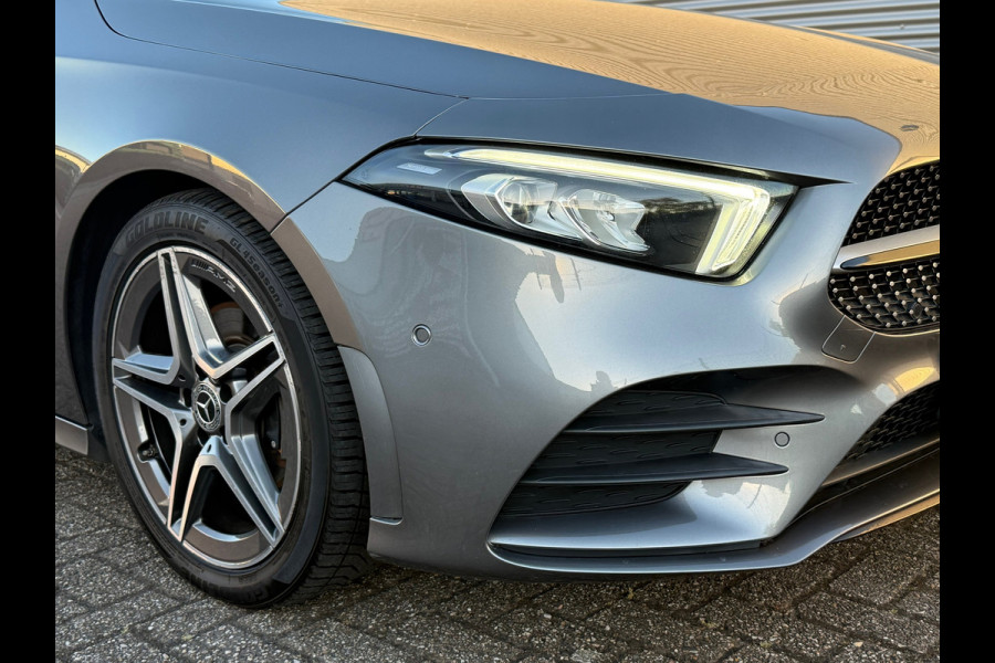 Mercedes-Benz A-Klasse 200 / AMG / PANO / Xenon LED / Sfeer verlicht. / Burmester Sound / Inruil Mog.