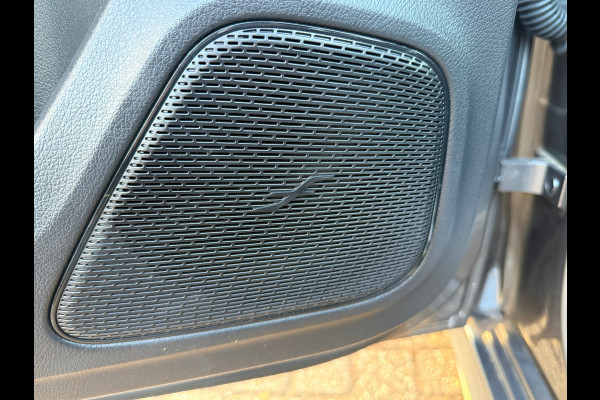 Mercedes-Benz A-Klasse 200 / AMG / PANO / Xenon LED / Sfeer verlicht. / Burmester Sound / Inruil Mog.