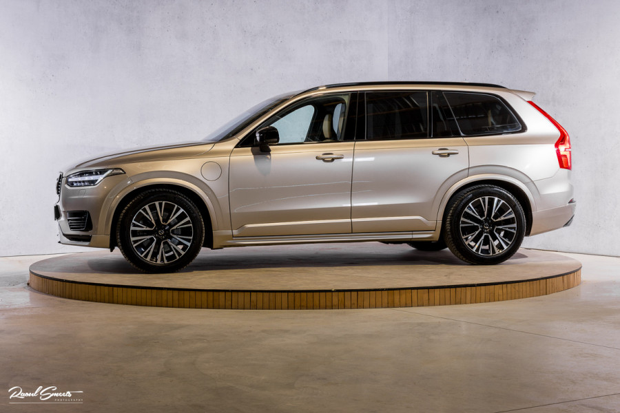 Volvo XC90 2.0 T8 Recharge AWD Ultimate Dark long Range Luchtvering | Bowers&Wilkins | Zwenkbare trekhaak | Panorama dak | Stoelverkoeling + massage |