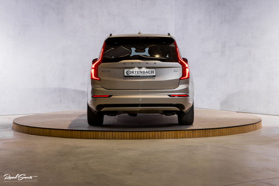 Volvo XC90 2.0 T8 Recharge AWD Ultimate Dark long Range Luchtvering | Bowers&Wilkins | Zwenkbare trekhaak | Panorama dak | Stoelverkoeling + massage |