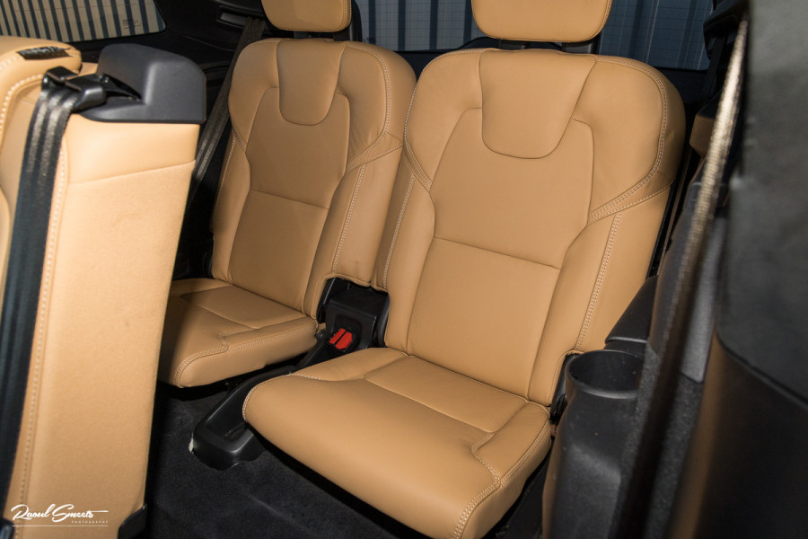 Volvo XC90 2.0 T8 Recharge AWD Ultimate Dark long Range Luchtvering | Bowers&Wilkins | Zwenkbare trekhaak | Panorama dak | Stoelverkoeling + massage |