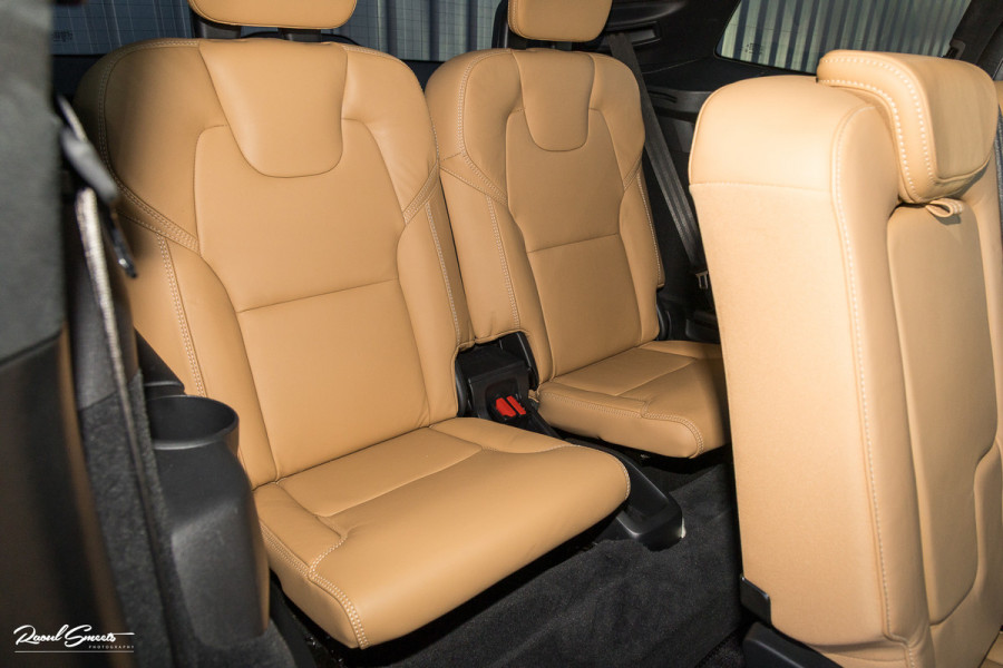 Volvo XC90 2.0 T8 Recharge AWD Ultimate Dark long Range Luchtvering | Bowers&Wilkins | Zwenkbare trekhaak | Panorama dak | Stoelverkoeling + massage |