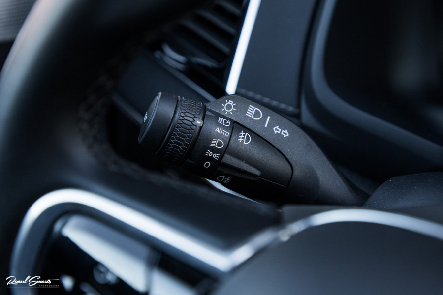 Volvo XC90 2.0 T8 Recharge AWD Ultimate Dark long Range Luchtvering | Bowers&Wilkins | Zwenkbare trekhaak | Panorama dak | Stoelverkoeling + massage |