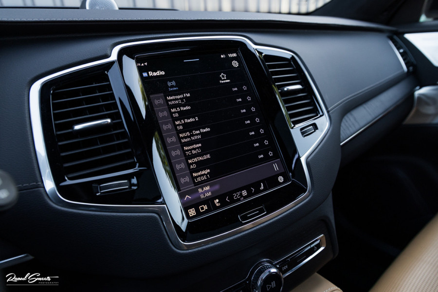 Volvo XC90 2.0 T8 Recharge AWD Ultimate Dark long Range Luchtvering | Bowers&Wilkins | Zwenkbare trekhaak | Panorama dak | Stoelverkoeling + massage |