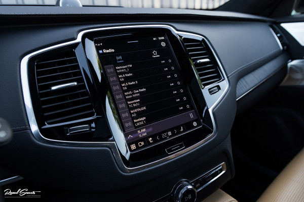 Volvo XC90 2.0 T8 Recharge AWD Ultimate Dark long Range Luchtvering | Bowers&Wilkins | Zwenkbare trekhaak | Panorama dak | Stoelverkoeling + massage |