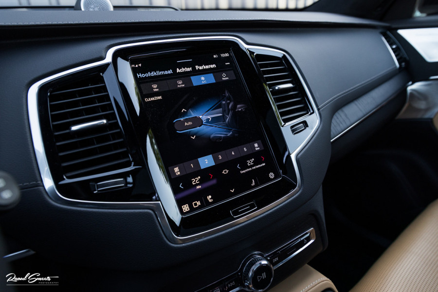 Volvo XC90 2.0 T8 Recharge AWD Ultimate Dark long Range Luchtvering | Bowers&Wilkins | Zwenkbare trekhaak | Panorama dak | Stoelverkoeling + massage |