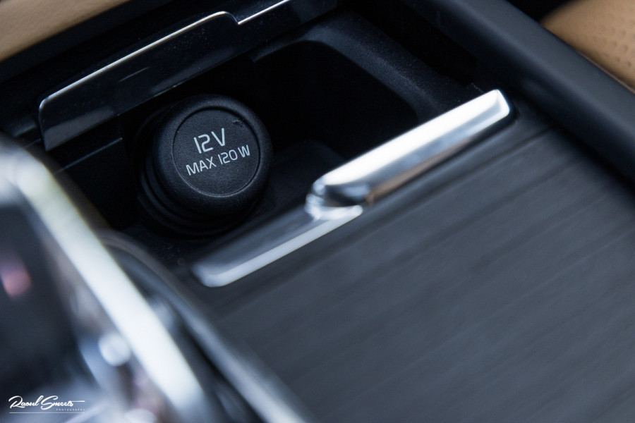 Volvo XC90 2.0 T8 Recharge AWD Ultimate Dark long Range Luchtvering | Bowers&Wilkins | Zwenkbare trekhaak | Panorama dak | Stoelverkoeling + massage |