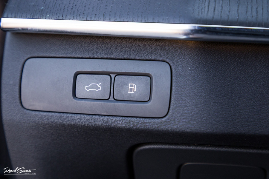 Volvo XC90 2.0 T8 Recharge AWD Ultimate Dark long Range Luchtvering | Bowers&Wilkins | Zwenkbare trekhaak | Panorama dak | Stoelverkoeling + massage |