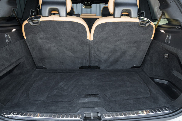 Volvo XC90 2.0 T8 Recharge AWD Ultimate Dark long Range Luchtvering | Bowers&Wilkins | Zwenkbare trekhaak | Panorama dak | Stoelverkoeling + massage |