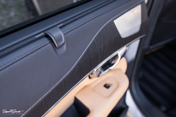 Volvo XC90 2.0 T8 Recharge AWD Ultimate Dark long Range Luchtvering | Bowers&Wilkins | Zwenkbare trekhaak | Panorama dak | Stoelverkoeling + massage |