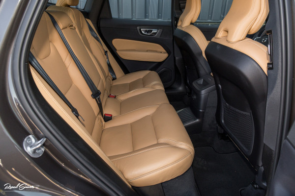 Volvo XC60 2.0 T8 Plug-in hybrid AWD Ultimate Dark Long Range | Adaptieve cruise | Panorama dak | Memory | Stoelmassage + verkoeling |