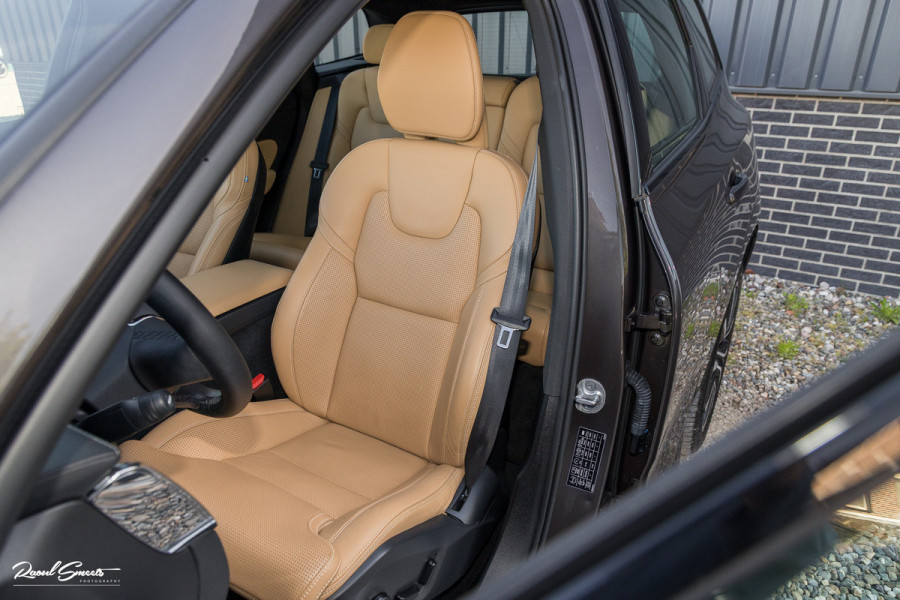 Volvo XC60 2.0 T8 Plug-in hybrid AWD Ultimate Dark Long Range | Adaptieve cruise | Panorama dak | Memory | Stoelmassage + verkoeling |