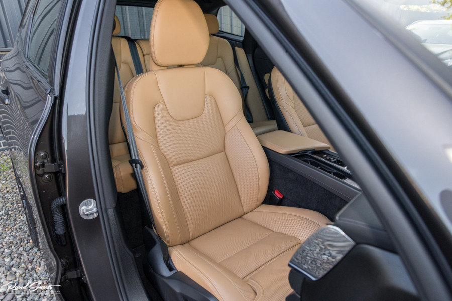 Volvo XC60 2.0 T8 Plug-in hybrid AWD Ultimate Dark Long Range | Adaptieve cruise | Panorama dak | Memory | Stoelmassage + verkoeling |