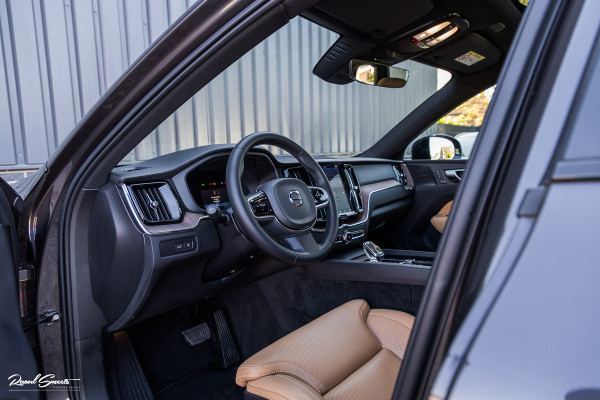 Volvo XC60 2.0 T8 Plug-in hybrid AWD Ultimate Dark Long Range | Adaptieve cruise | Panorama dak | Memory | Stoelmassage + verkoeling |