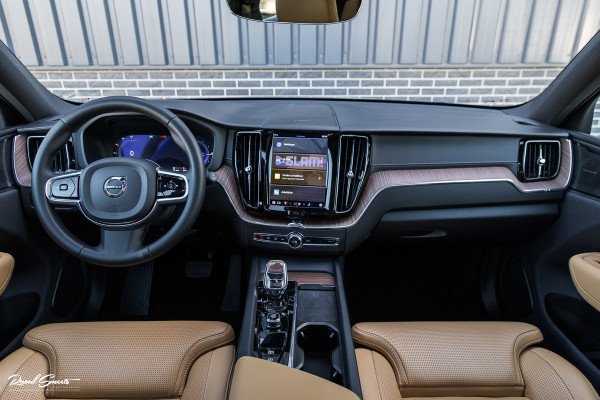 Volvo XC60 2.0 T8 Plug-in hybrid AWD Ultimate Dark Long Range | Adaptieve cruise | Panorama dak | Memory | Stoelmassage + verkoeling |