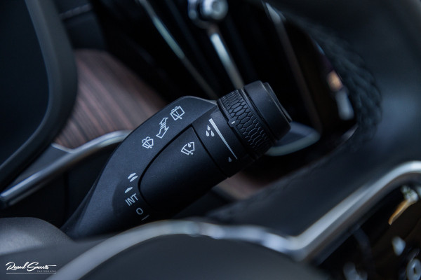 Volvo XC60 2.0 T8 Plug-in hybrid AWD Ultimate Dark Long Range | Adaptieve cruise | Panorama dak | Memory | Stoelmassage + verkoeling |