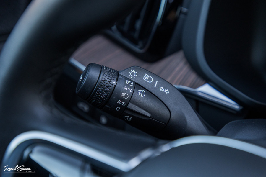 Volvo XC60 2.0 T8 Plug-in hybrid AWD Ultimate Dark Long Range | Adaptieve cruise | Panorama dak | Memory | Stoelmassage + verkoeling |