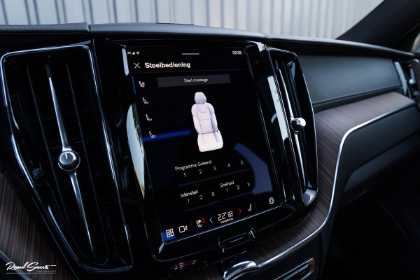 Volvo XC60 2.0 T8 Plug-in hybrid AWD Ultimate Dark Long Range | Adaptieve cruise | Panorama dak | Memory | Stoelmassage + verkoeling |