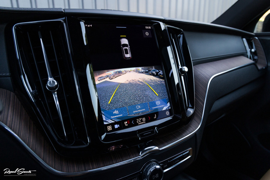 Volvo XC60 2.0 T8 Plug-in hybrid AWD Ultimate Dark Long Range | Adaptieve cruise | Panorama dak | Memory | Stoelmassage + verkoeling |