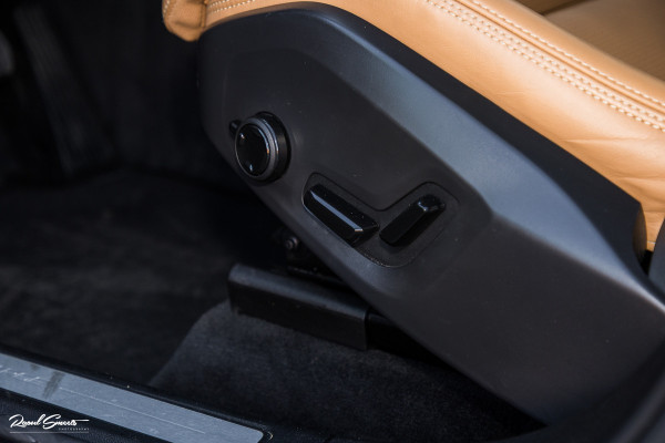 Volvo XC60 2.0 T8 Plug-in hybrid AWD Ultimate Dark Long Range | Adaptieve cruise | Panorama dak | Memory | Stoelmassage + verkoeling |