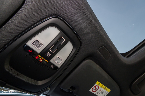 Volvo XC60 2.0 T8 Plug-in hybrid AWD Ultimate Dark Long Range | Adaptieve cruise | Panorama dak | Memory | Stoelmassage + verkoeling |