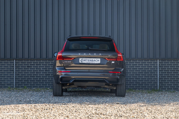 Volvo XC60 2.0 T8 Plug-in hybrid AWD Ultimate Dark Long Range | Adaptieve cruise | Panorama dak | Memory | Stoelmassage + verkoeling |