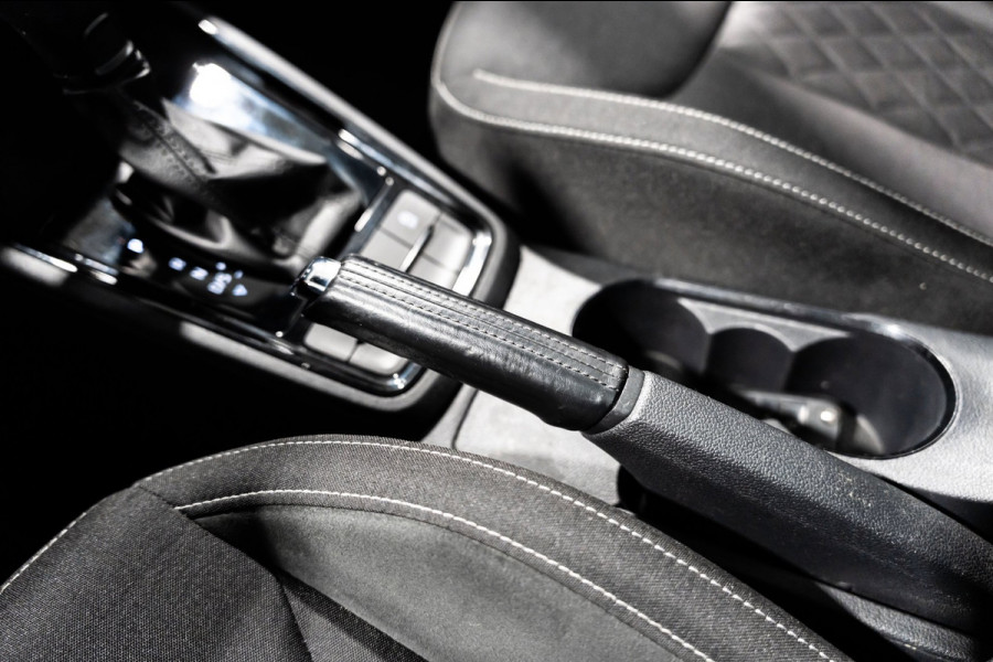 Škoda SCALA 1.5 TSI Sport Business DSG LED PANO CAMERA KUIPSTOELEN