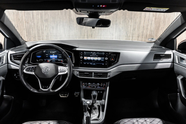 Volkswagen Taigo 1.5 TSI R-Line IQ DSG PANO CAMERA