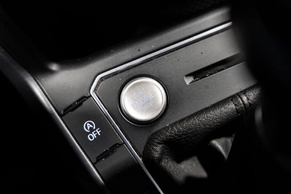 Volkswagen Taigo 1.5 TSI R-Line IQ DSG PANO CAMERA