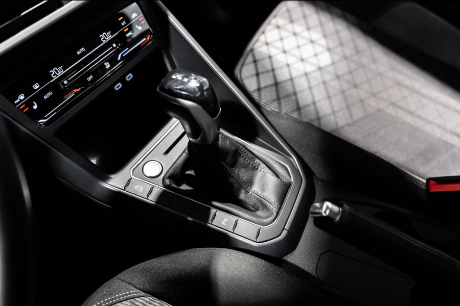 Volkswagen Taigo 1.5 TSI R-Line IQ DSG PANO CAMERA