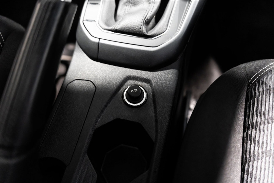 Volkswagen Taigo 1.5 TSI R-Line IQ DSG PANO CAMERA