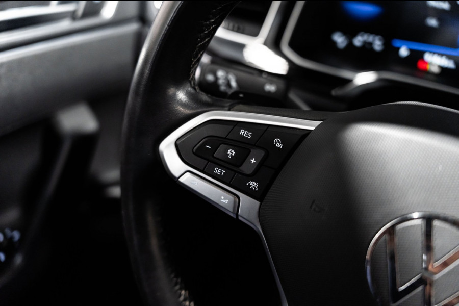 Volkswagen Taigo 1.5 TSI R-Line IQ DSG PANO CAMERA