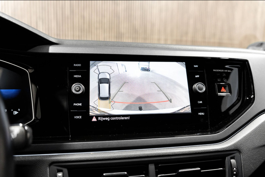 Volkswagen Taigo 1.5 TSI R-Line IQ DSG PANO CAMERA