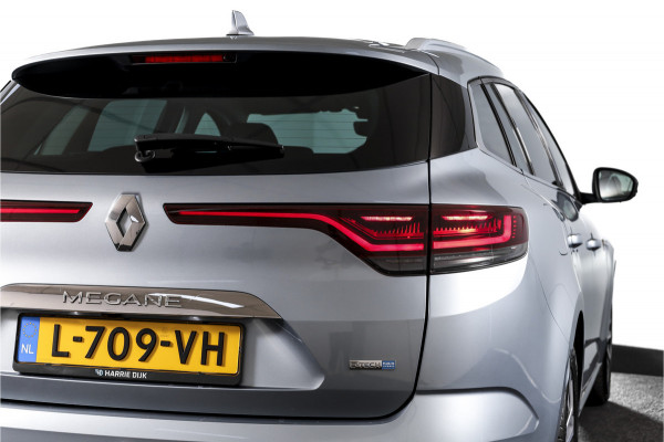 Renault Mégane Estate 1.6 E-Tech Plug-In Hybrid 160 Business Edition One | Dig. Cockpit | Cruise | PDC | Camera | NAV+App. Connect | ECC | Trekhaak | LM 17" |