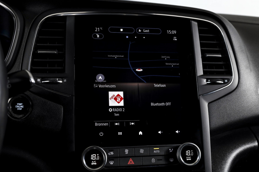 Renault Mégane Estate 1.6 E-Tech Plug-In Hybrid 160 Business Edition One | Dig. Cockpit | Cruise | PDC | Camera | NAV+App. Connect | ECC | Trekhaak | LM 17" |