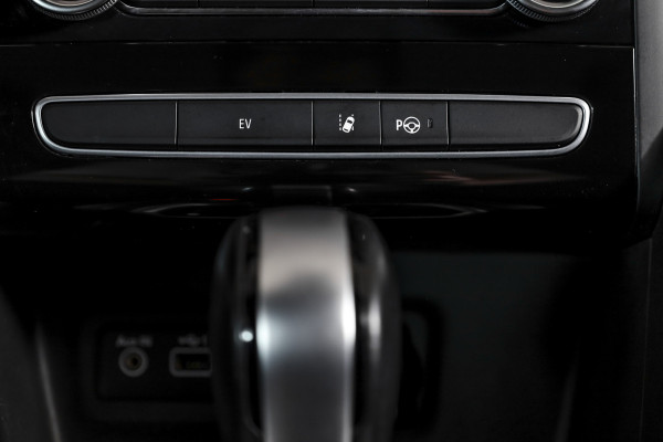 Renault Mégane Estate 1.6 E-Tech Plug-In Hybrid 160 Business Edition One | Dig. Cockpit | Cruise | PDC | Camera | NAV+App. Connect | ECC | Trekhaak | LM 17" |