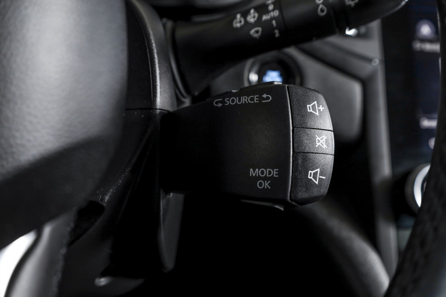 Renault Mégane Estate 1.6 E-Tech Plug-In Hybrid 160 Business Edition One | Dig. Cockpit | Cruise | PDC | Camera | NAV+App. Connect | ECC | Trekhaak | LM 17" |