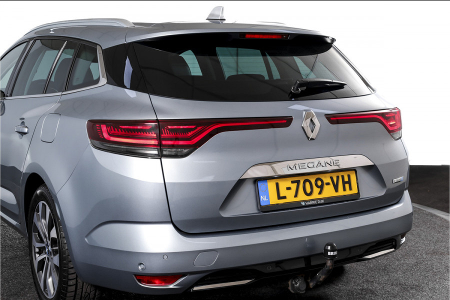 Renault Mégane Estate 1.6 E-Tech Plug-In Hybrid 160 Business Edition One | Dig. Cockpit | Cruise | PDC | Camera | NAV+App. Connect | ECC | Trekhaak | LM 17" |