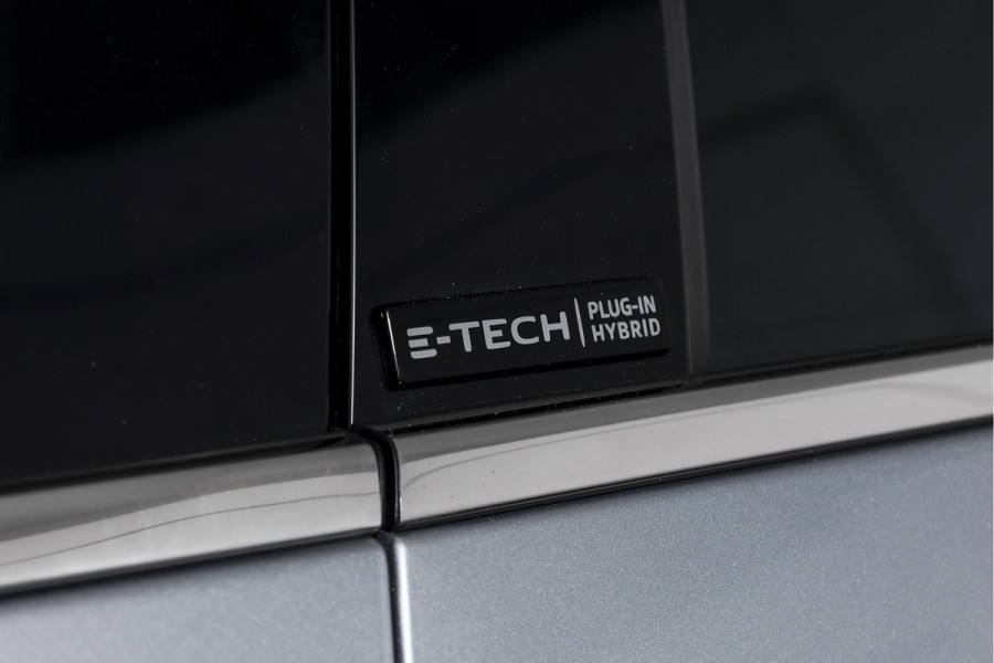 Renault Mégane Estate 1.6 E-Tech Plug-In Hybrid 160 Business Edition One | Dig. Cockpit | Cruise | PDC | Camera | NAV+App. Connect | ECC | Trekhaak | LM 17" |