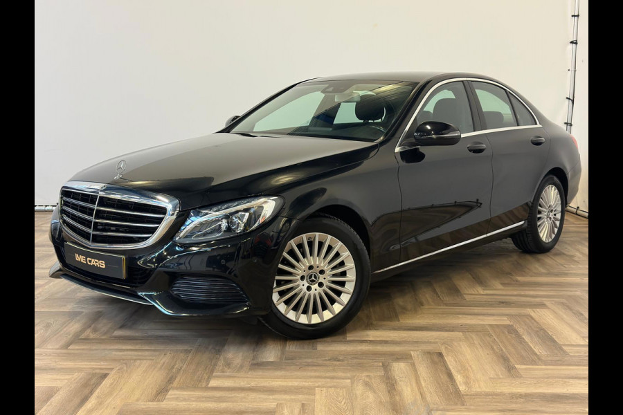 Mercedes-Benz C-Klasse 180 Premium Plus|TREKHAAK|XENON|DEALER ONDERHOUDEN|