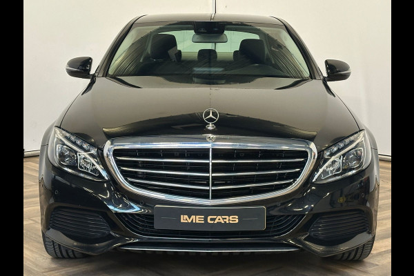 Mercedes-Benz C-Klasse 180 Premium Plus|TREKHAAK|XENON|DEALER ONDERHOUDEN|