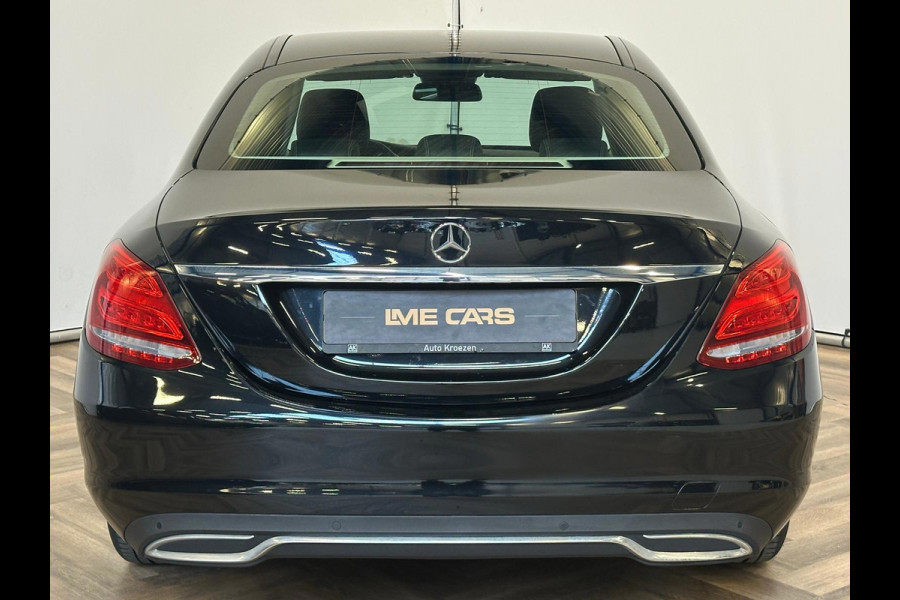 Mercedes-Benz C-Klasse 180 Premium Plus|TREKHAAK|XENON|DEALER ONDERHOUDEN|