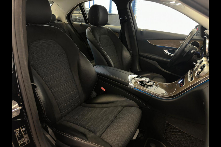 Mercedes-Benz C-Klasse 180 Premium Plus|TREKHAAK|XENON|DEALER ONDERHOUDEN|