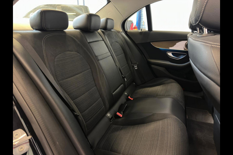 Mercedes-Benz C-Klasse 180 Premium Plus|TREKHAAK|XENON|DEALER ONDERHOUDEN|