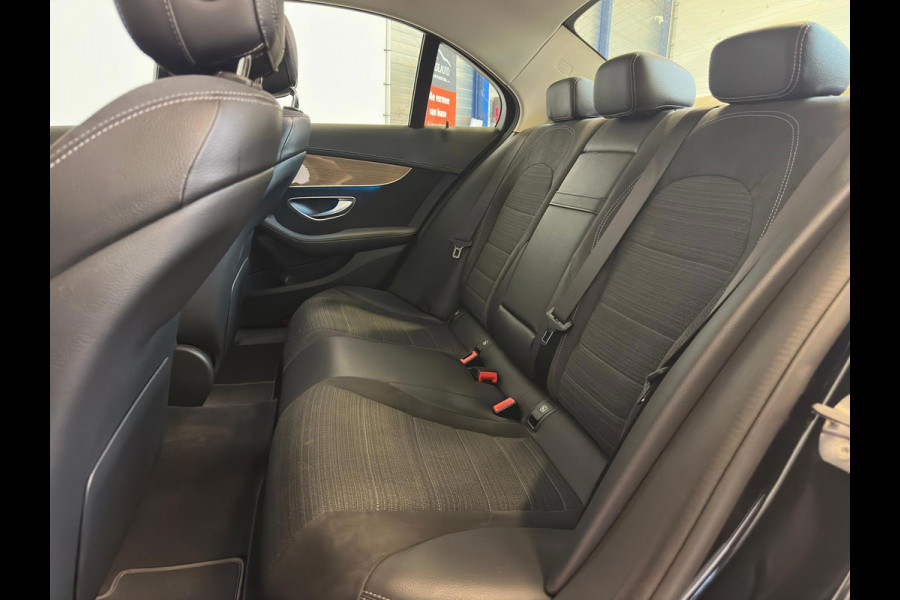 Mercedes-Benz C-Klasse 180 Premium Plus|TREKHAAK|XENON|DEALER ONDERHOUDEN|